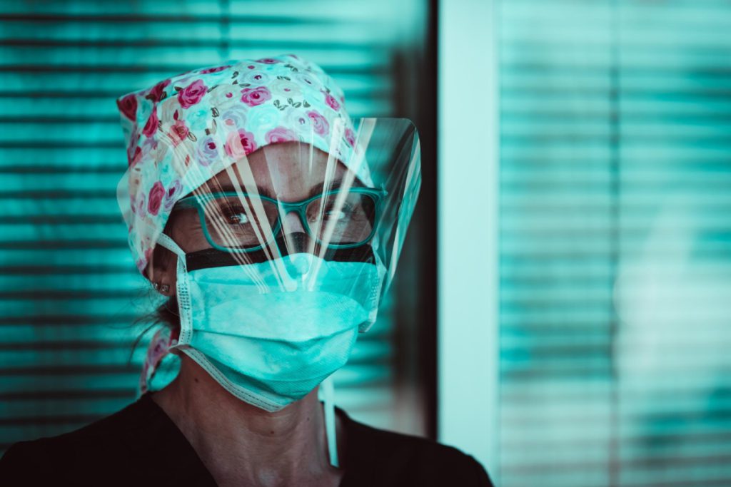 کلاه جراحی و نقش آن در کنترل عفونت بیمارستانی