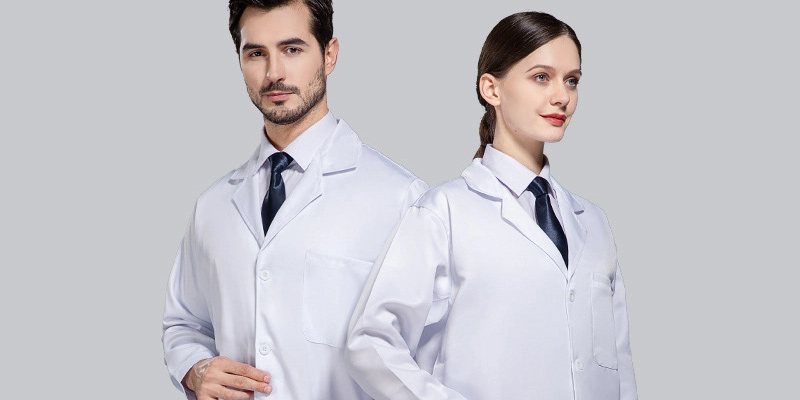 چرا برخی از پزشکان لباس اسکراب شیک را به جای روپوش ساده بیمارستانی می پوشند؟