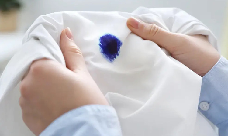 نحوه پاک کردن لک خودکار از روی روپوش پزشکی