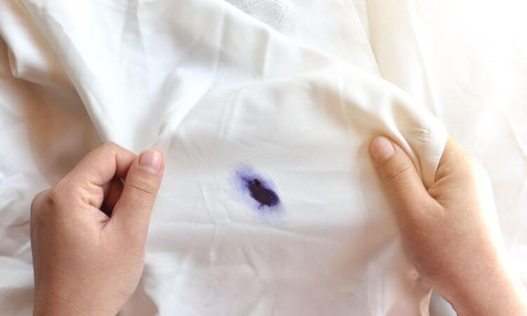 نحوه پاک کردن لک خودکار از روی روپوش پزشکی