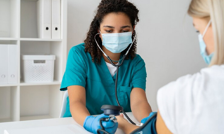 وظایف کمک پرستار