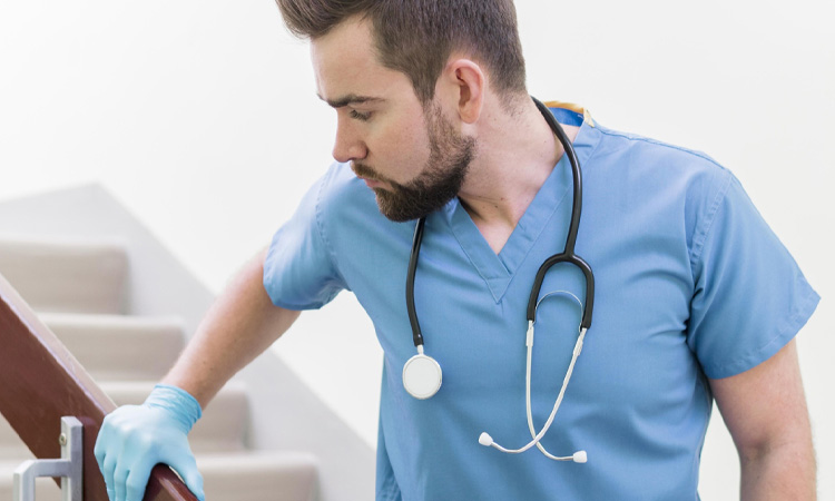 چطور اسکراب پزشکی را ضدعفونی و نگهداری کنیم؟